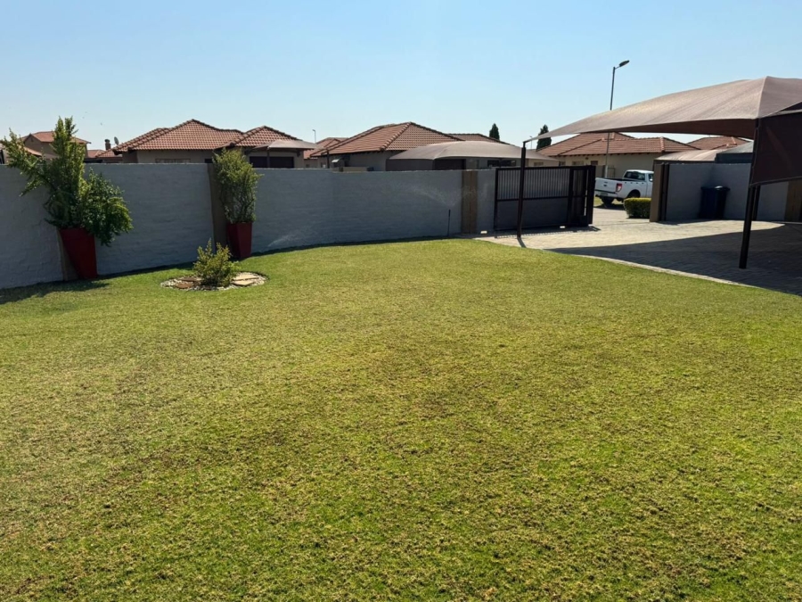 4 Bedroom Property for Sale in Hexrivier Lifestyle Estate North West